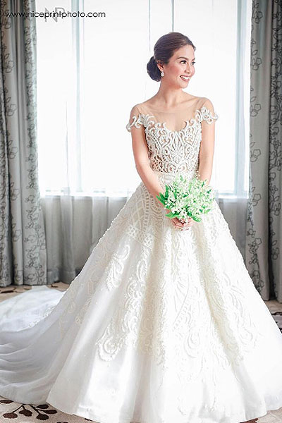 Wedding gown serpentina store style