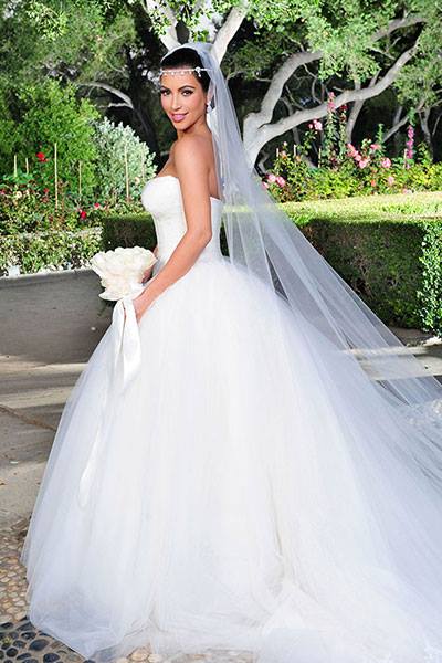 In pics: World's most expensive wedding gown with $15 million