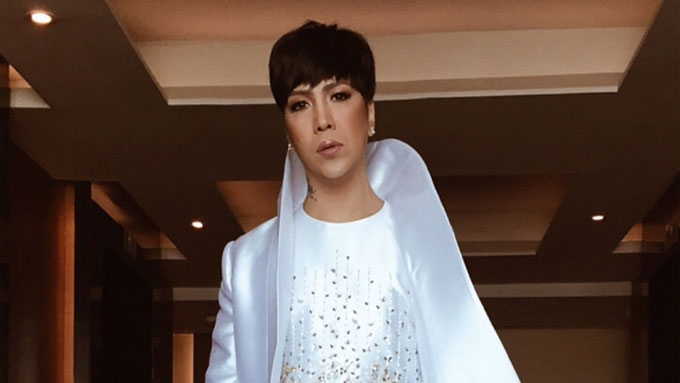 Vice Ganda, pinakita ang kanyang shalang regalo para sa kanyang