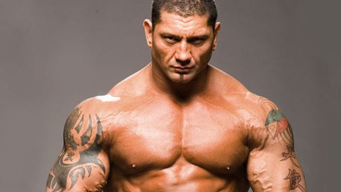 Batista desnudo: el actor responde al homófobo de Pacquiao