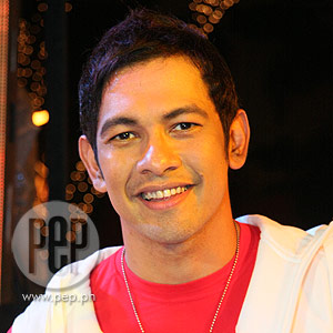 Gary Valenciano tearfully praises wife Angeli on The Buzz&#39;s Tough Ten Questions | PEP.ph: The Number One Site for Philippine Showbiz - 384547924