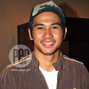 ... time ko itong makapasok kaya kabado ako—nag-joke ako sa handler kung ililipat na ba nila ako sa GMA,&quot; narrates Star Magic artist Joem Bascon. - d68d9c16b