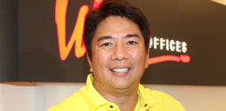 Ano ang masasabi mo sa pagbabalik-noontime show ni Willie Revillame?