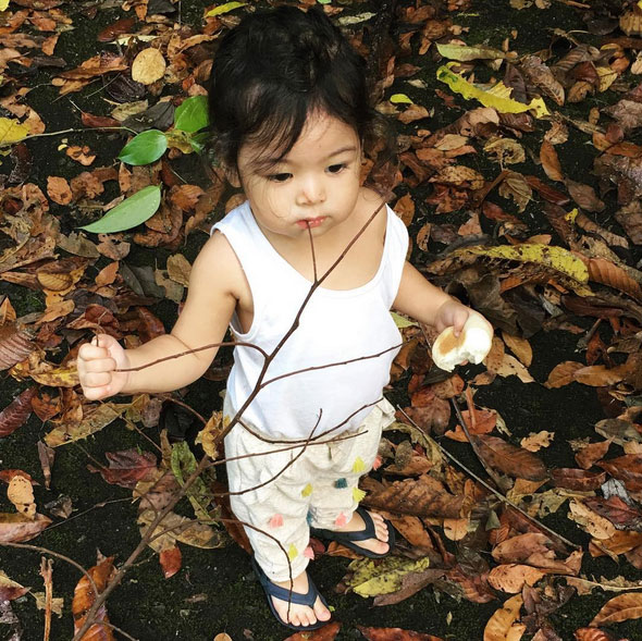 Jennica Teaches Baby Mori the Simple Life with Natural Toys, Picnic Dates