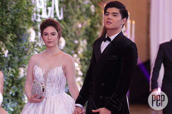 IN PHOTOS: Couples and love teams at Star Magic Ball 2017 | PEP.ph