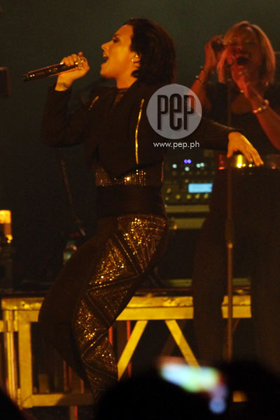 PHOTOS: What does Demi Lovato love about Filipino concertgoers? | PEP.ph