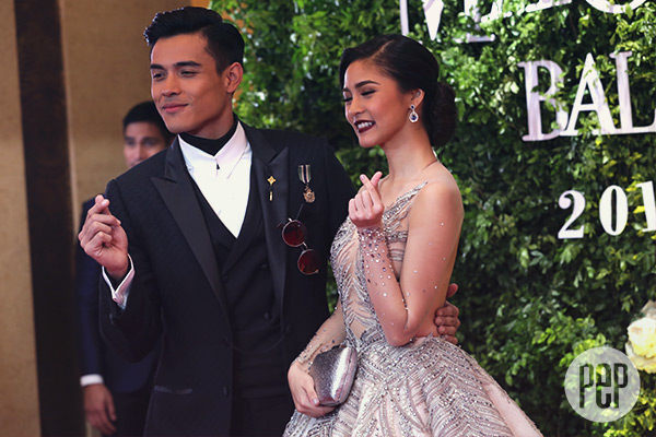 Candid moments caught on the red carpet of Star Magic Ball 2017 | PEP.ph