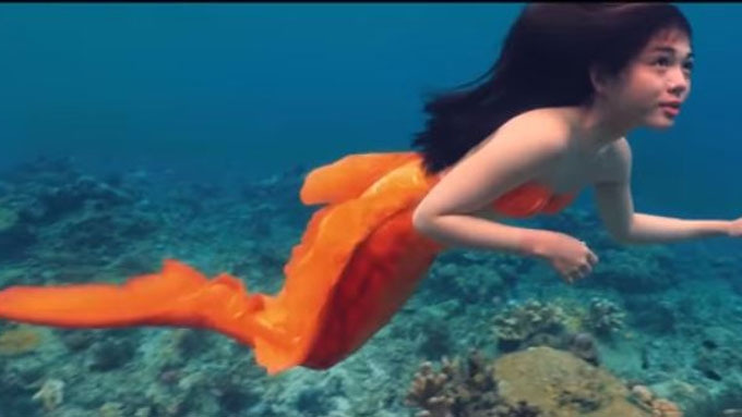 Janella Salvador Deals With Wardrobe Malfunction Of Mermaid