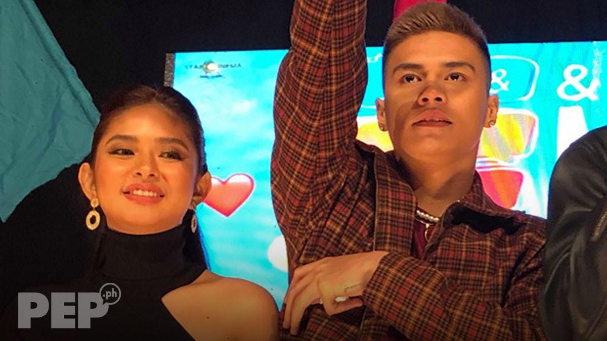 Ronnie Alonte (right) on what makes love team with Loisa Andalio (left) cli...