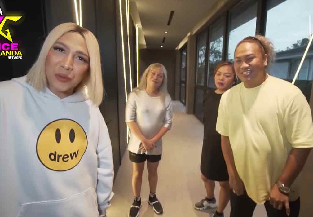 Vice Ganda with friends kitty, orle, negi in his new house