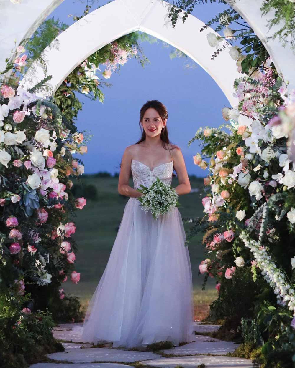 Ellen Adarna, bridal look