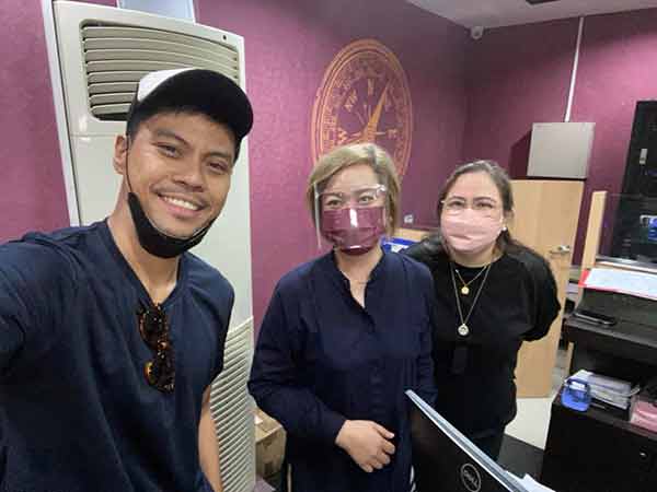 Jerald Napoles with bank employee