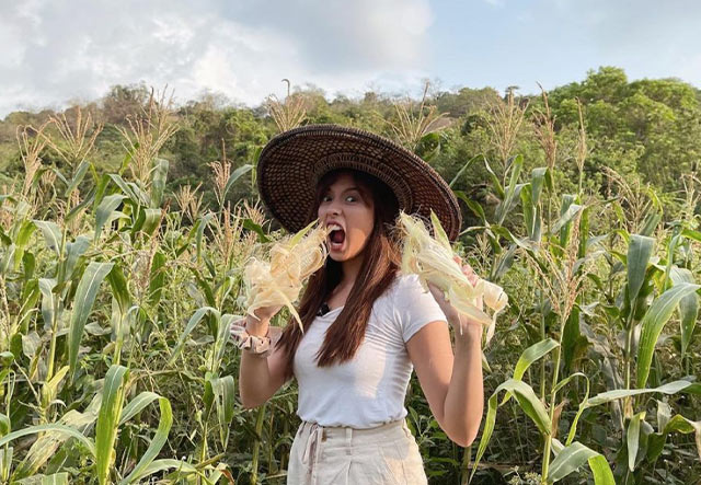Ysabel Ortega eating corn