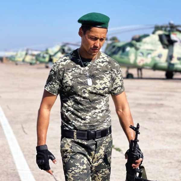 Pasha Lee in military uniform.