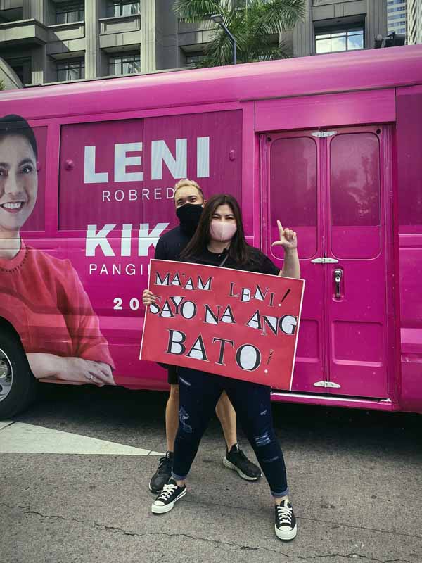 Angel Locsin with her placard.
