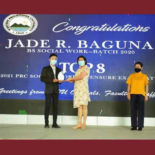 Jade Baguna receives award for bagging the Top 8 slot
