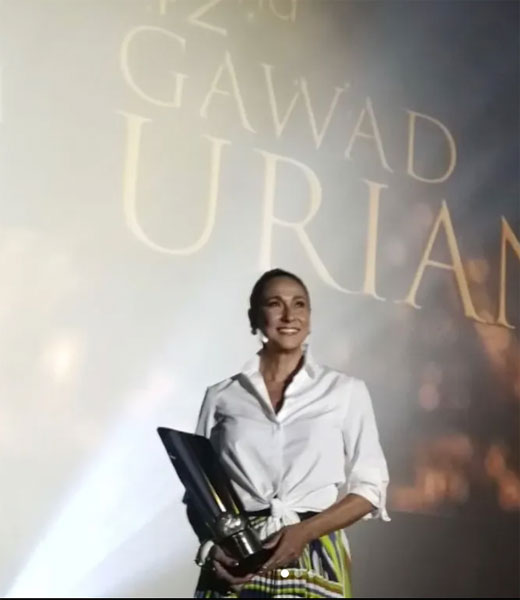 Cherie Gil wins Best Supporting Actress award from Gawad Urian for portrayal in Citizen Jake