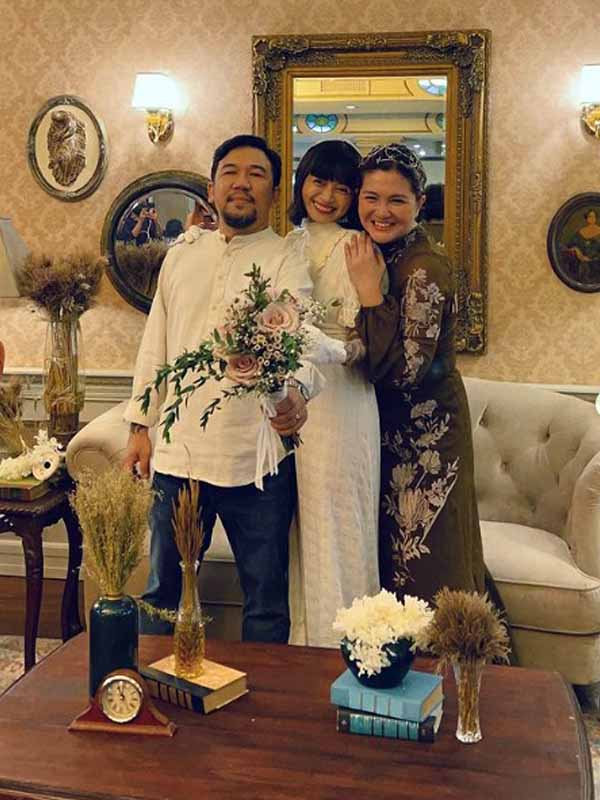 Dimples Romana with the newly weds
