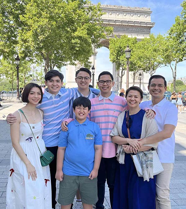 Joaquin Domagoso and family during Paris trip