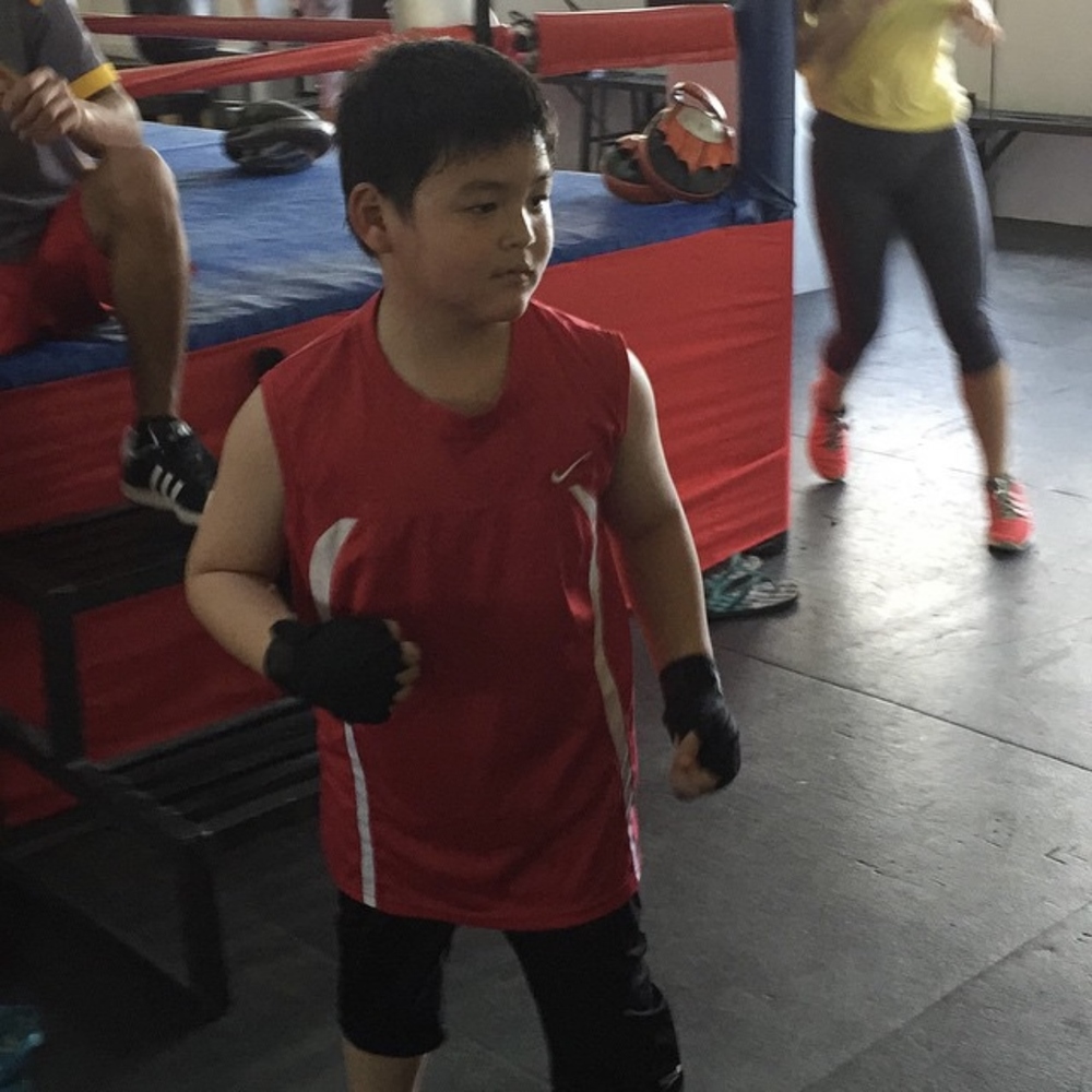 Santino Santiago does boxing