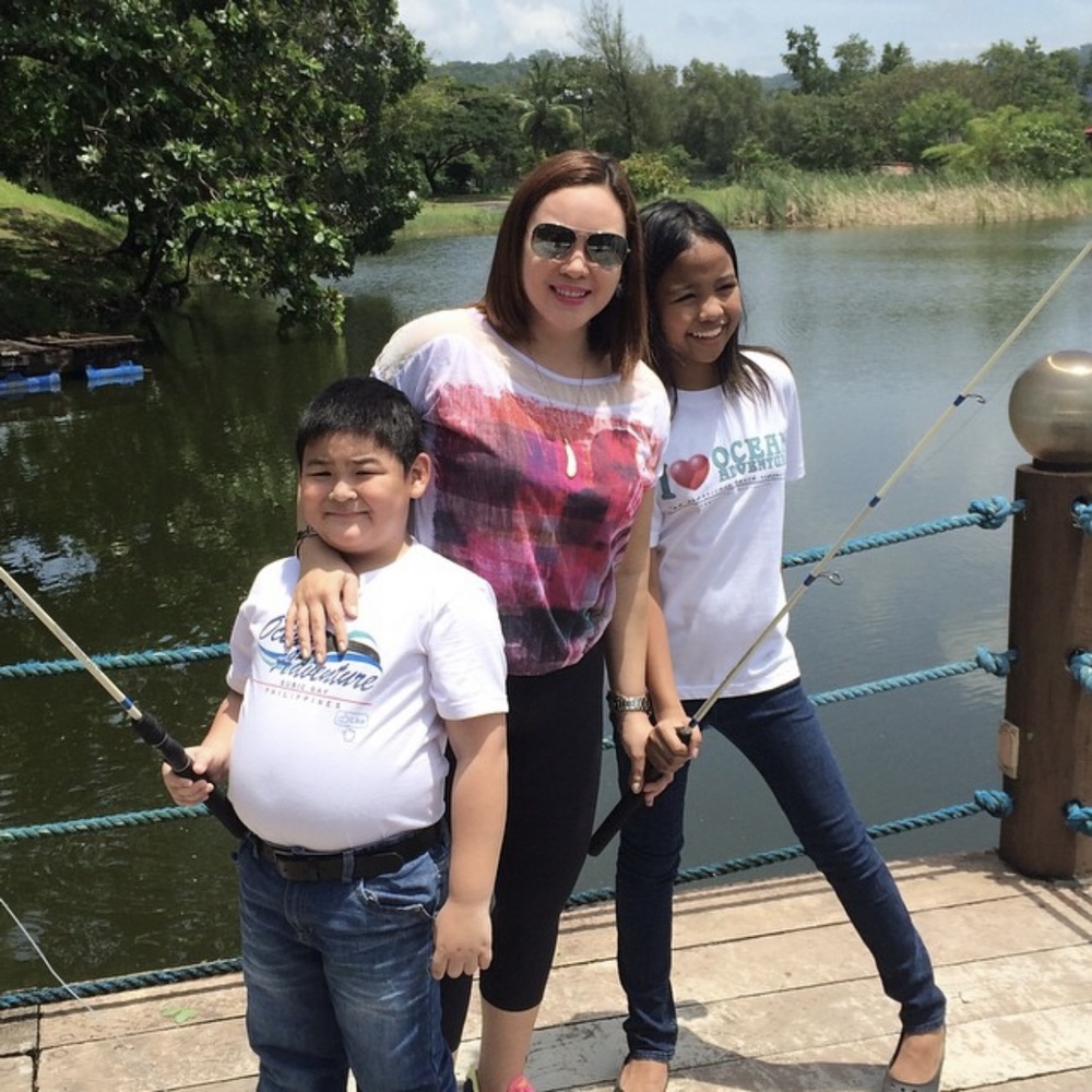 Santino Santiago goes fishing with mom Claudine Barretto and ate Sab
