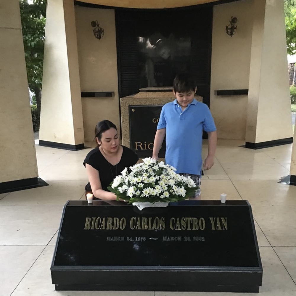 Santino Santiago visits Rico Yan's grave with Claudine Barretto
