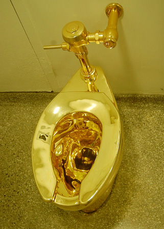 golden toilet bowl 