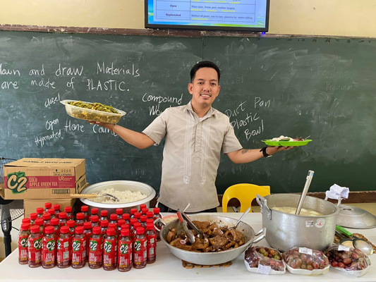 teacher with free food