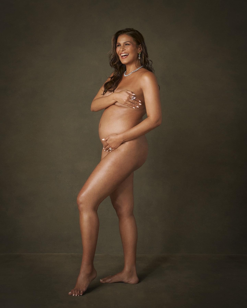 Iza Calzado celebrates womanhood in nude maternity shoot | PEP.ph