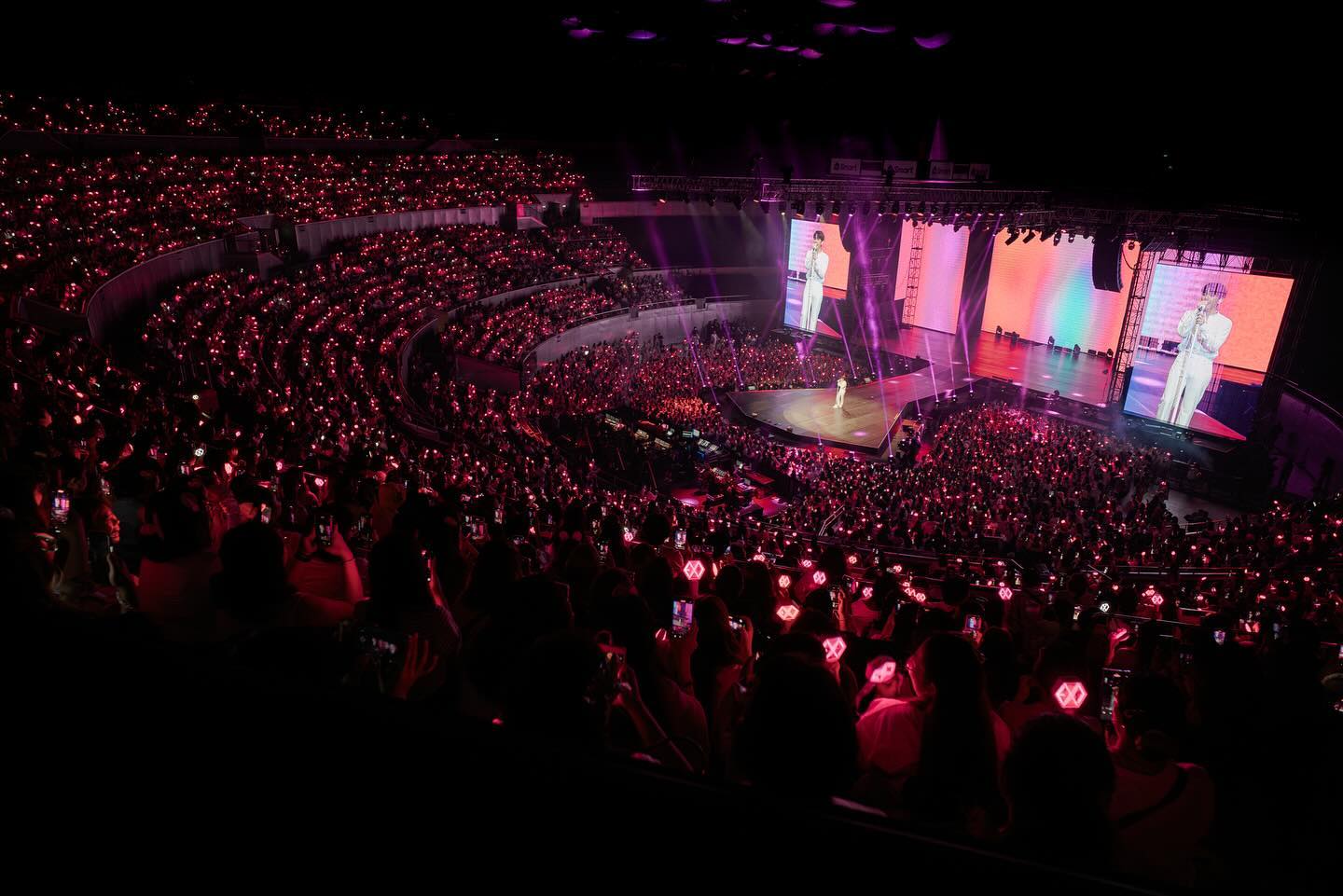 Attendees of EXO, Baekhyun Lonsdaleite Asia Tour in Manila