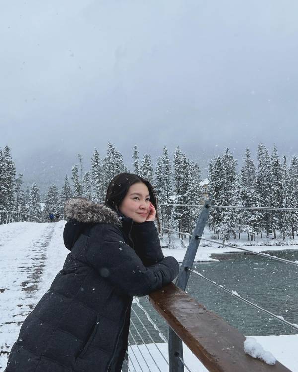 Barbie Forteza enjoying the snow in Calgary