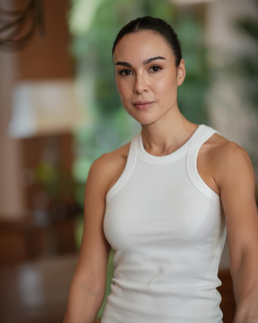 Gretchen Barretto slays "clean girl" makeup look in new photos | PEP.ph