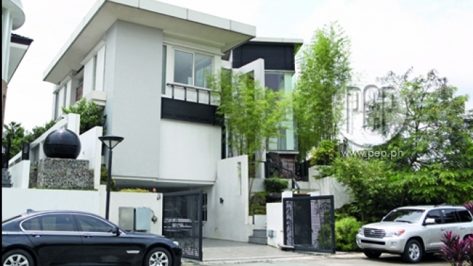 Ogie Alcasid and Regine Velasquez: Modern home on top of a hill | PEP.ph