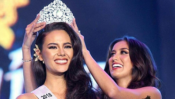 Image result for Philippinesâ Catriona Gray crowned 2018 Miss Universe